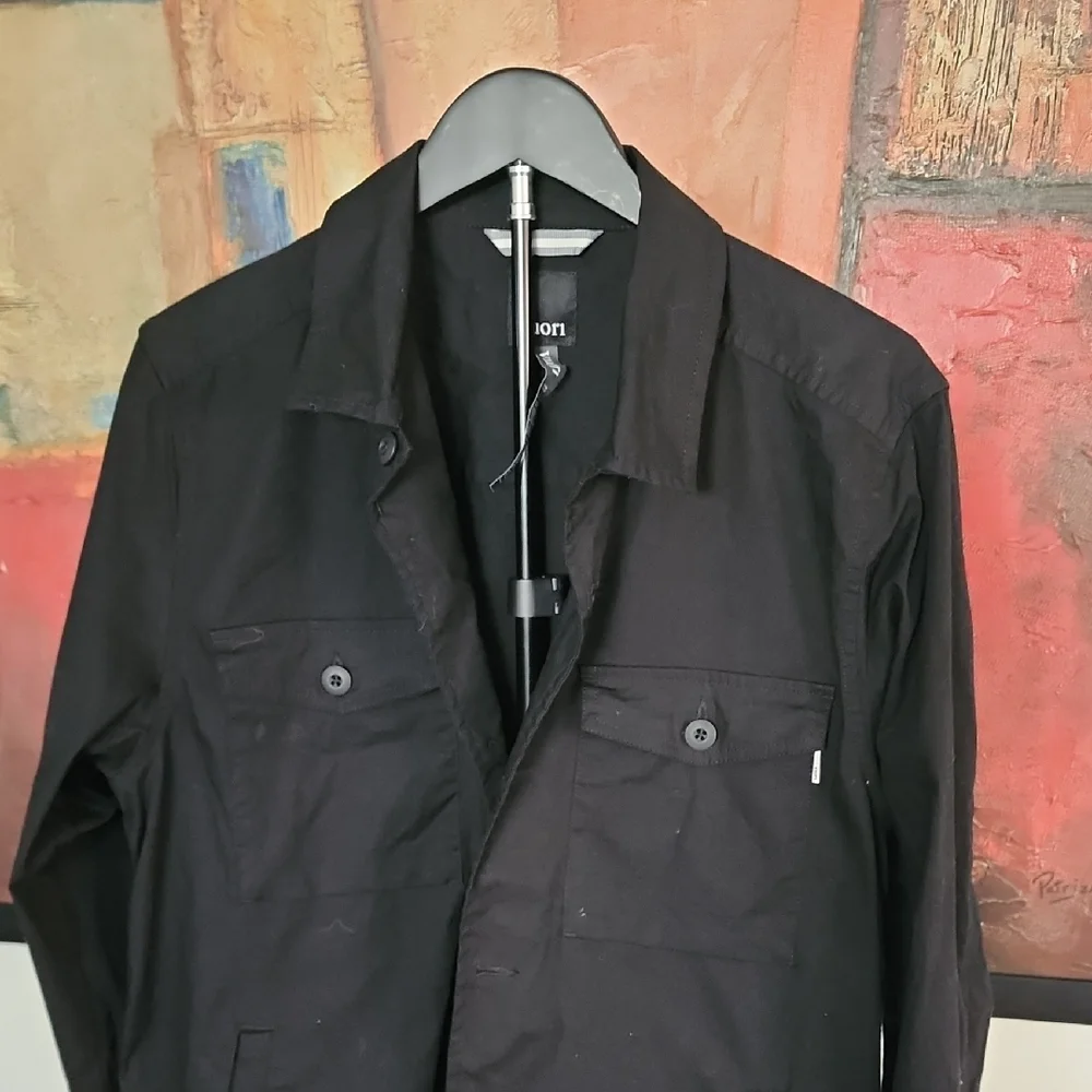 Vuori Men’s Organic Cotton Ripstop Stretch Jacket Black - Picture 4 of 12